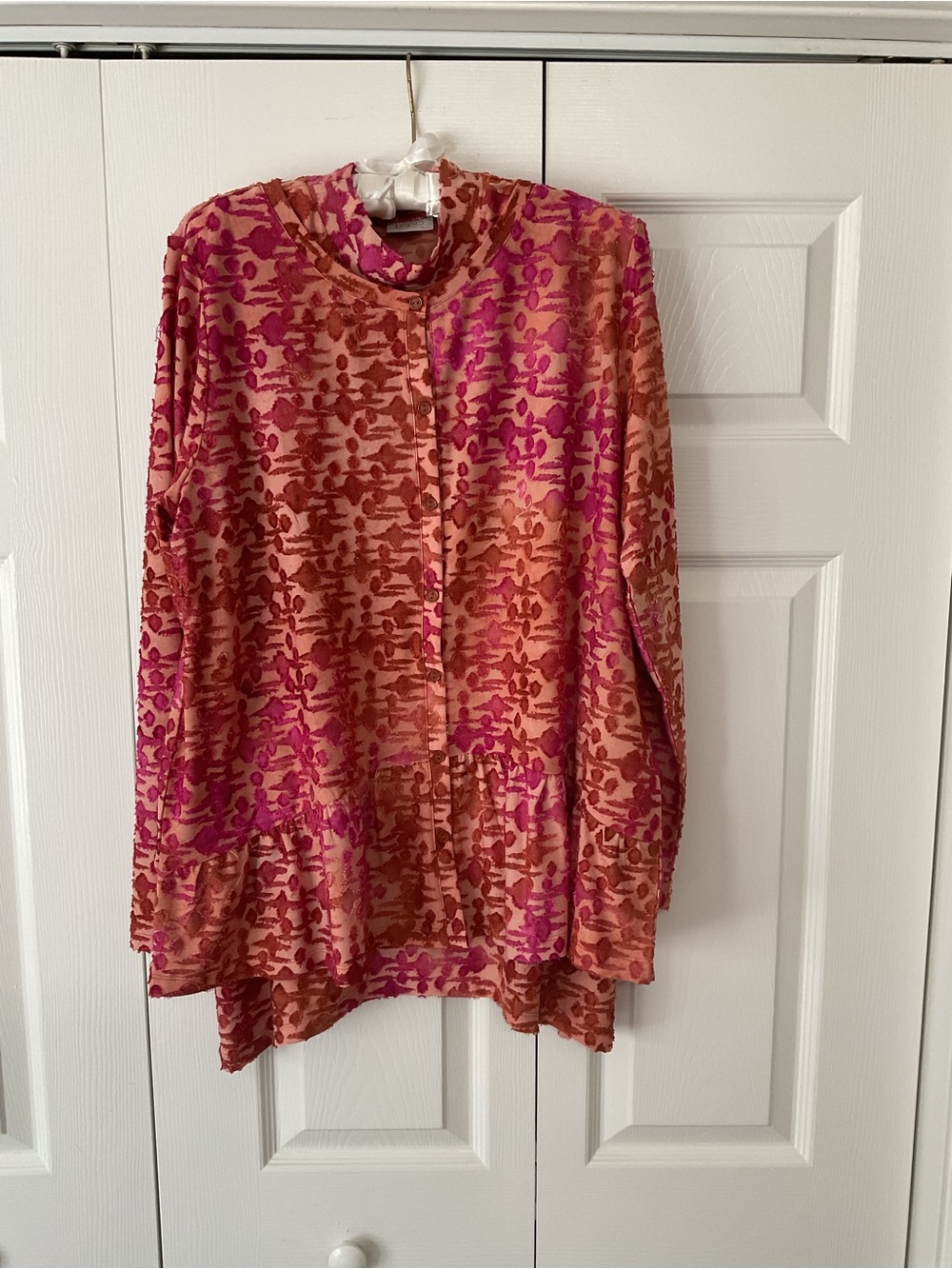 Logo by Lori Goldstein Long-Sleeve abstract 2 piece set Top in Pink and Orange